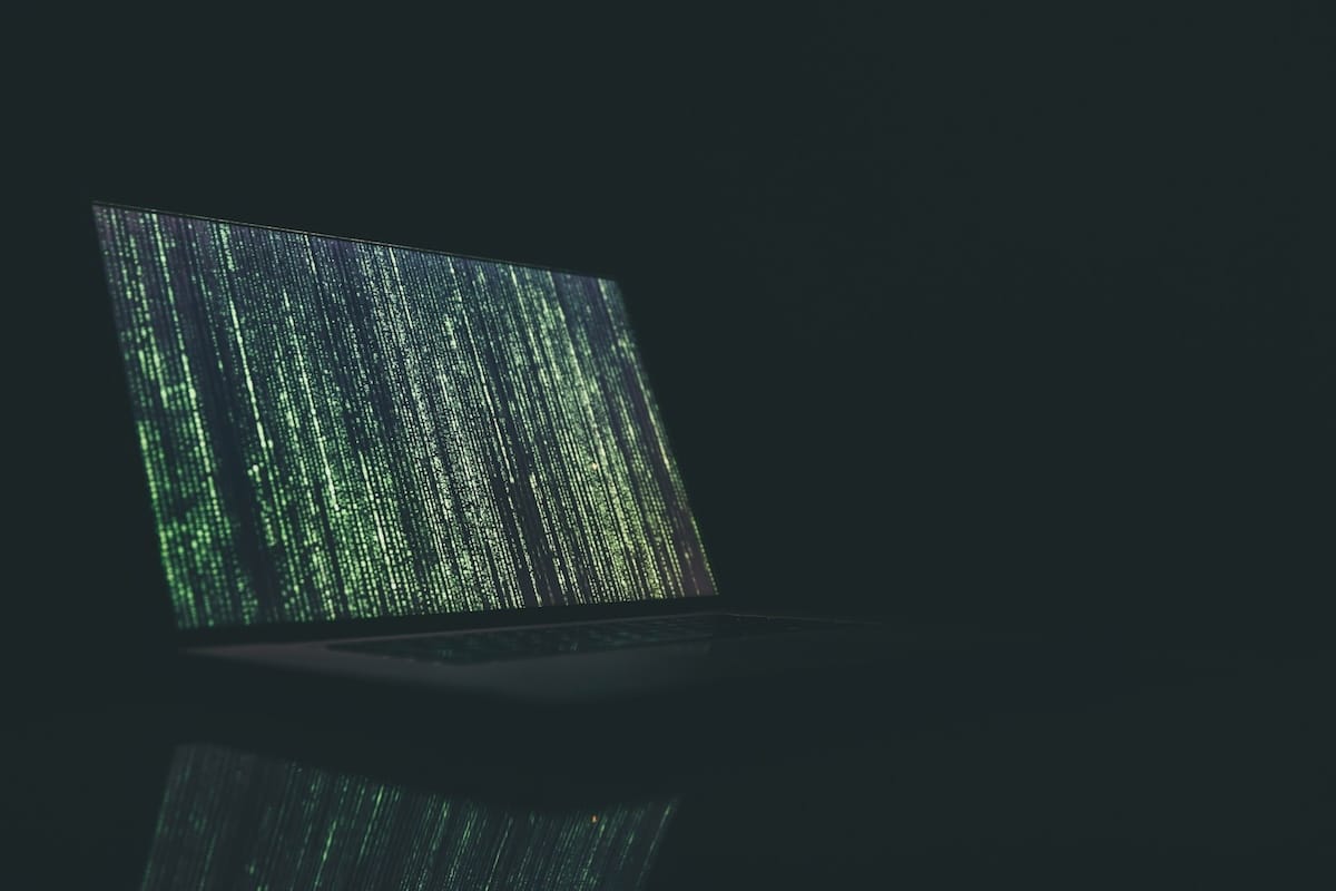 Perché le soluzioni di cybersicurezza Avast Premium Security e Avast Ultimate sono indispensabili per contrastare le truffe online sofisticate?
